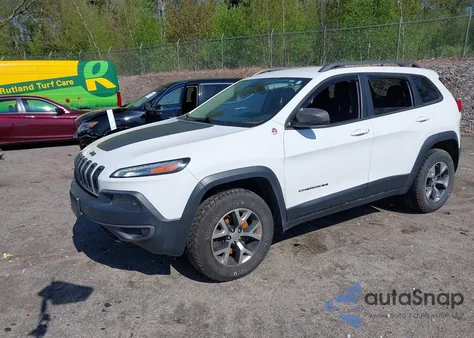 2015 Jeep Cherokee Trailhawk z USA, uszkodzony, nr VIN 1C4PJMBS2FW687716